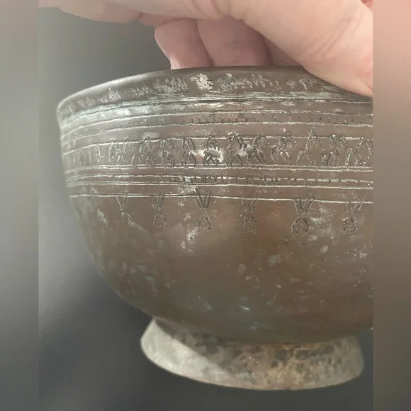 FABULOUS VINTAGE MIDDLE EASTERN TINNED 8” COPPER BOWL - Picture 4 of 14